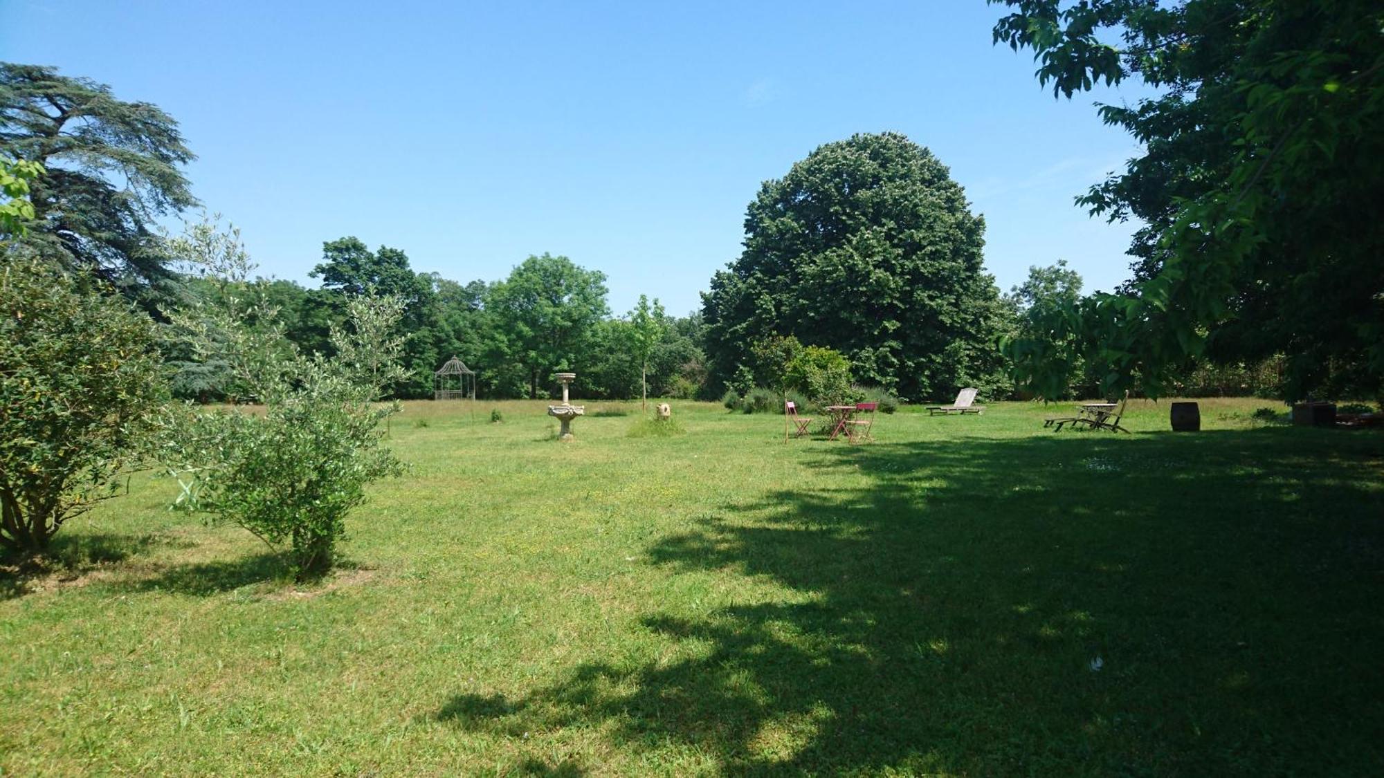 L'Ecrin De Vert Saint-Alban-du-Rhône Rum bild